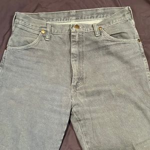 Original wrangler cowboy cut strait grey jeans. 31x36